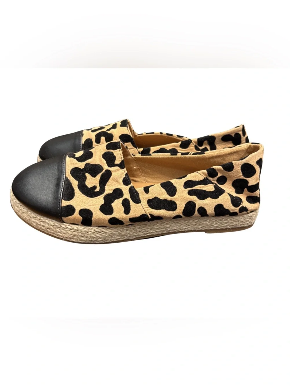 🆕🎉 NWOB Qupid Leopard Espadrille Slip-Ons with Black Cap Toe